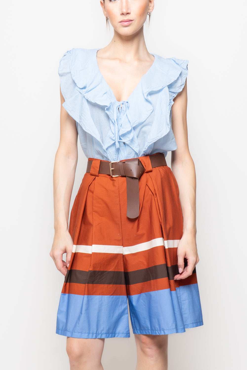 Blusa Leggera con Scollo a V e Volant