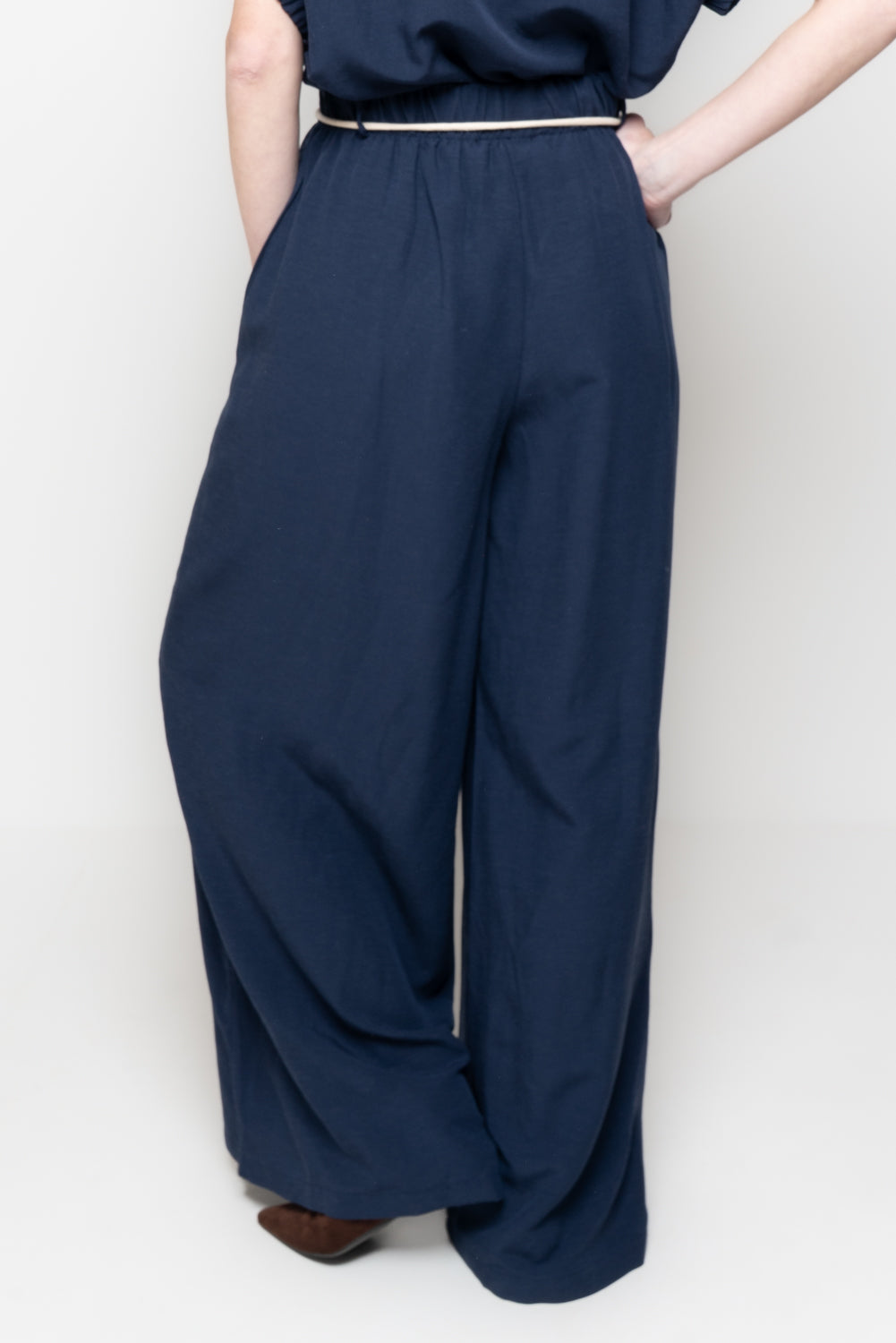 Pantalone palazzo in misto lino con cinturino