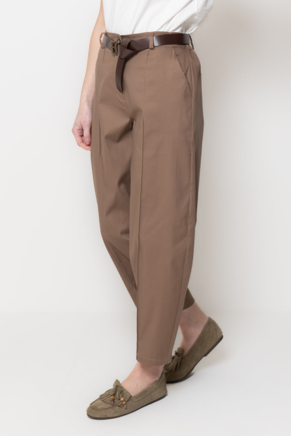 Pantaloni con Cucitura Frontale