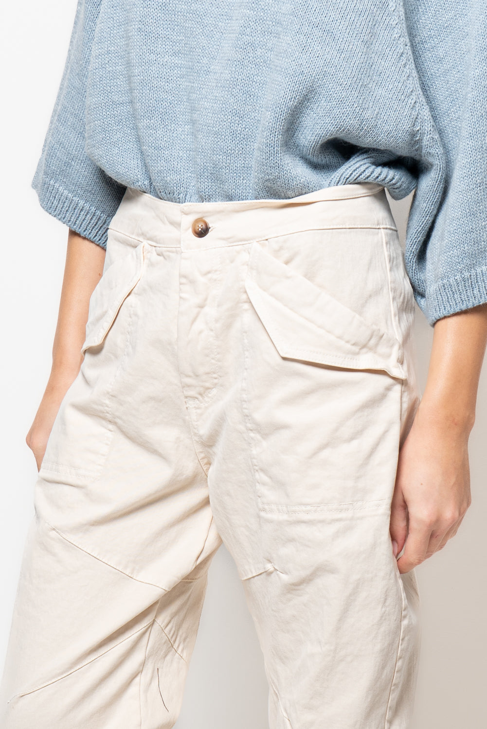 Pantalone baloon con tasca con risvolto