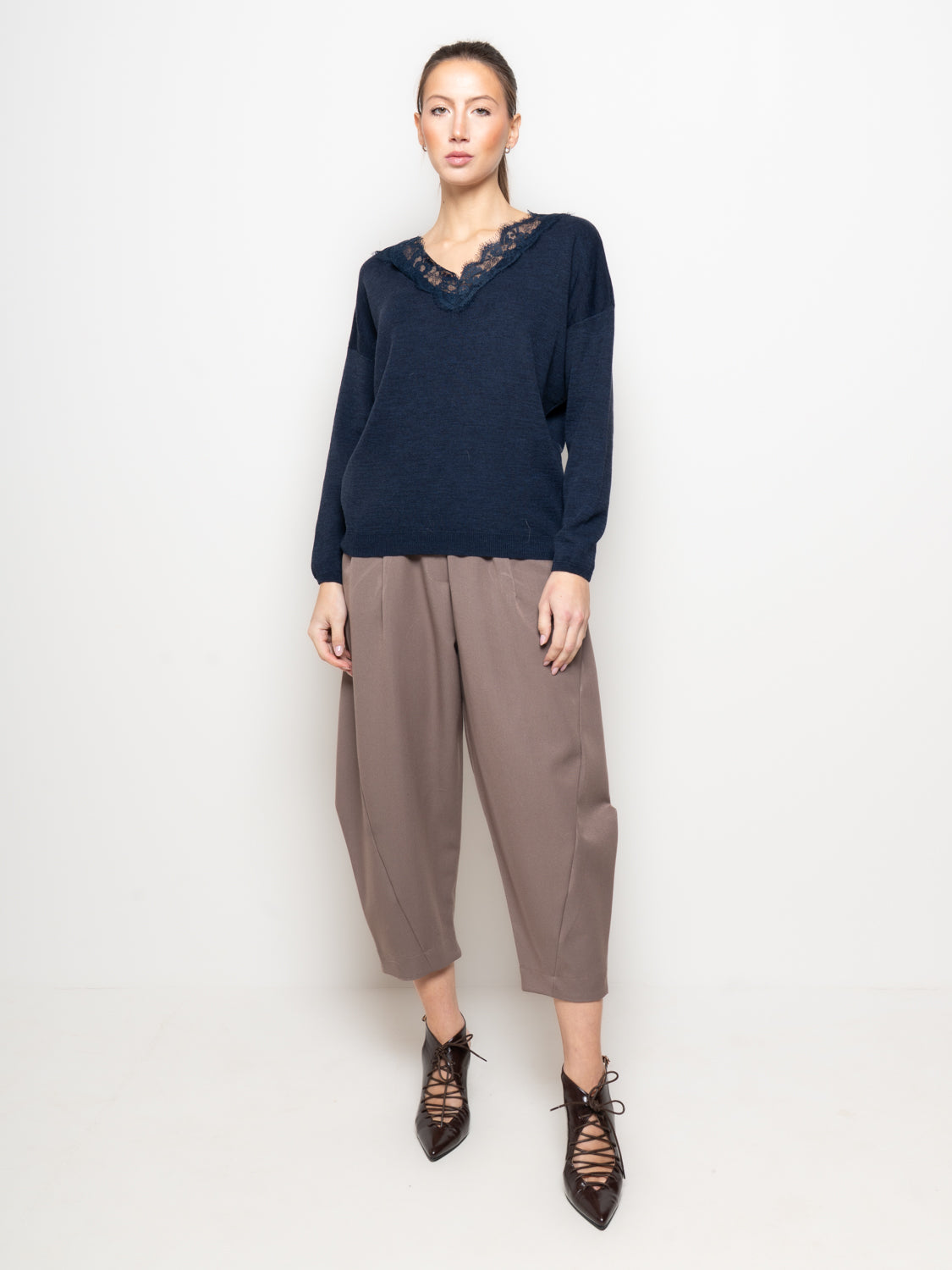 Maglia scollo a V con pizzo