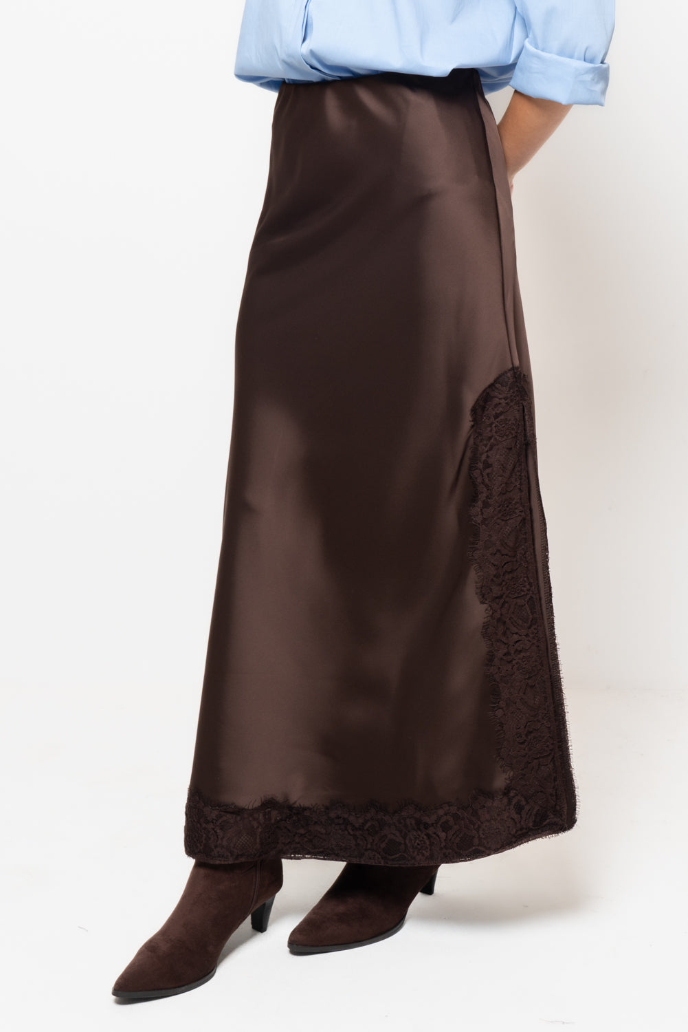 Gonna satin con inserti in pizzo