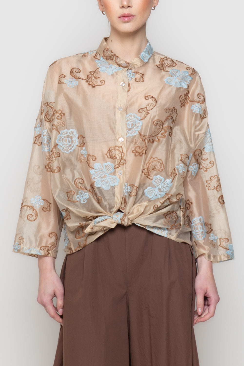 Camicia alla coreana con Ricami