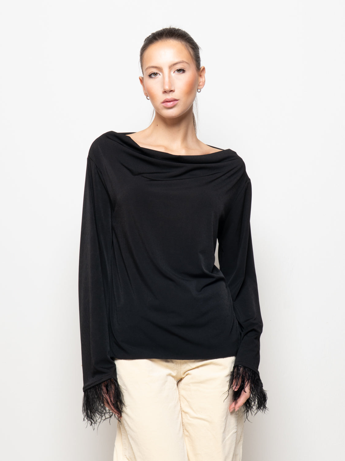T-shirt con piume