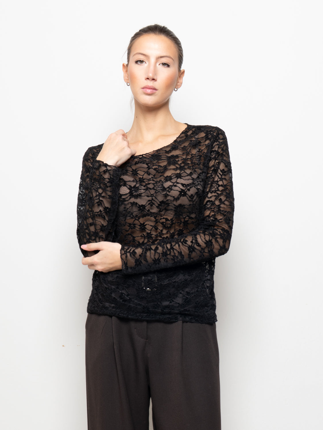 Blusa in pizzo macramè a maniche lunghe
