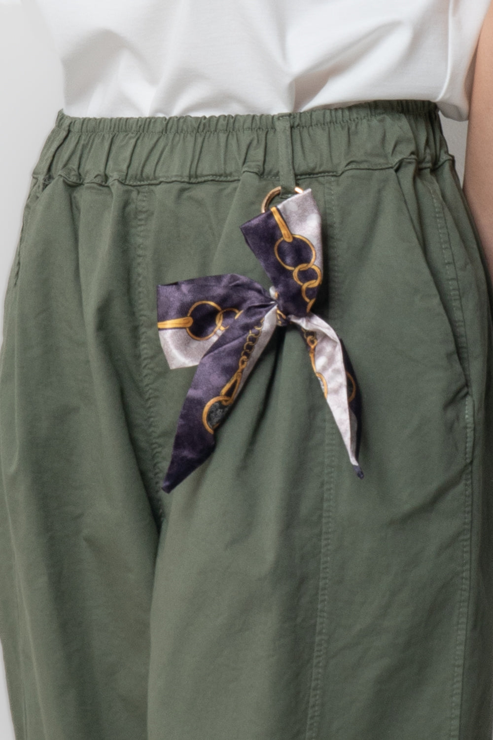 Pantalone a Carota con Foulard