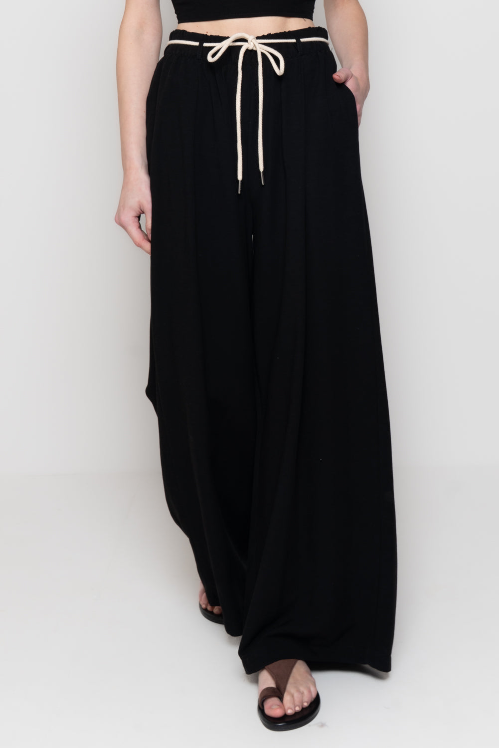 Pantalone palazzo in misto lino con cinturino