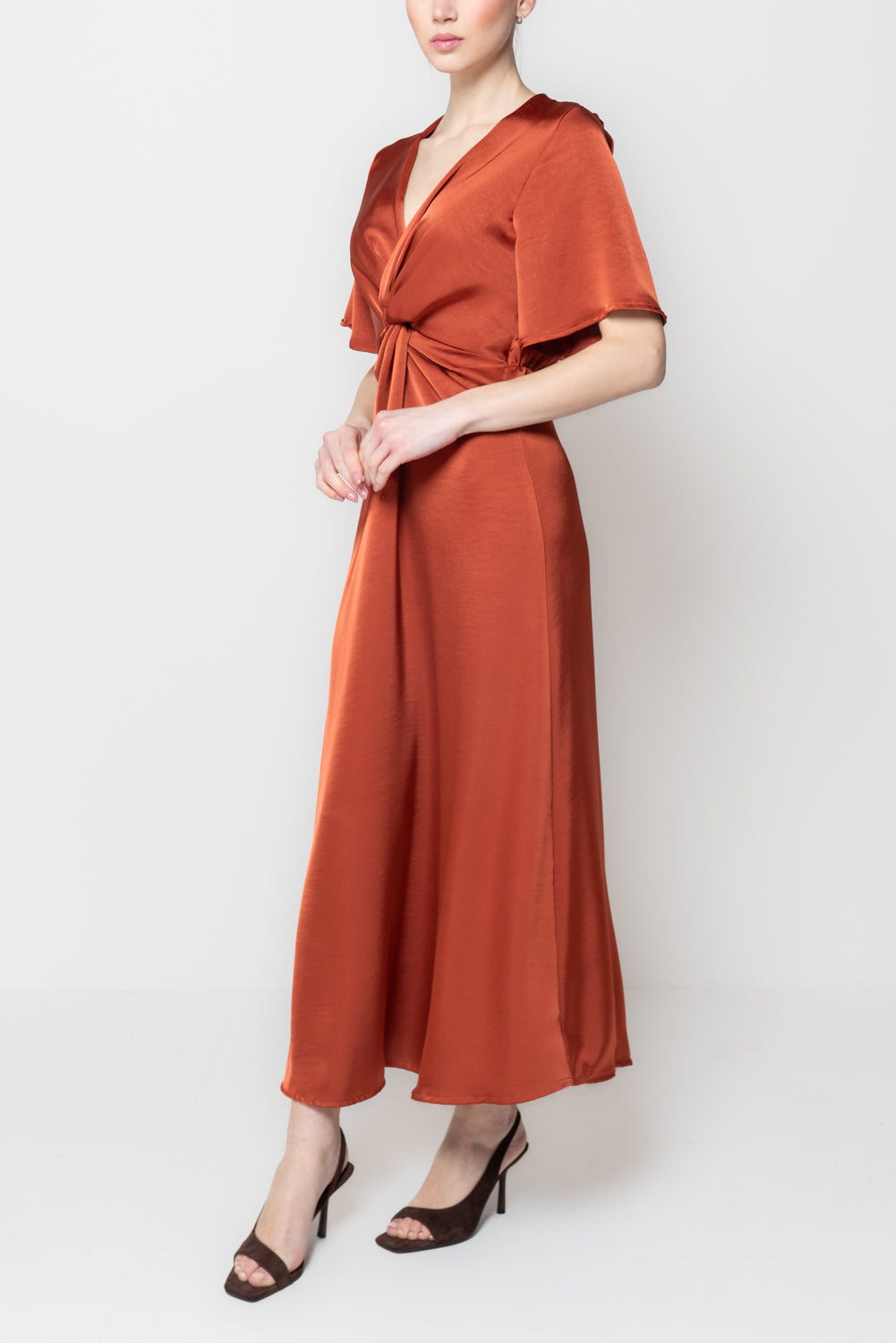 Abito in satin cut-out