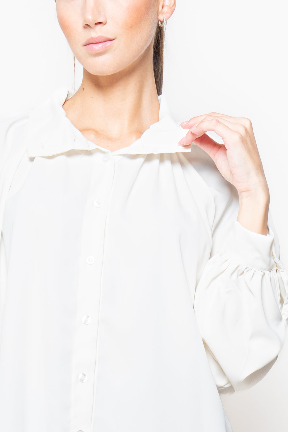 CAMICIA CON COLLO A VULCANO