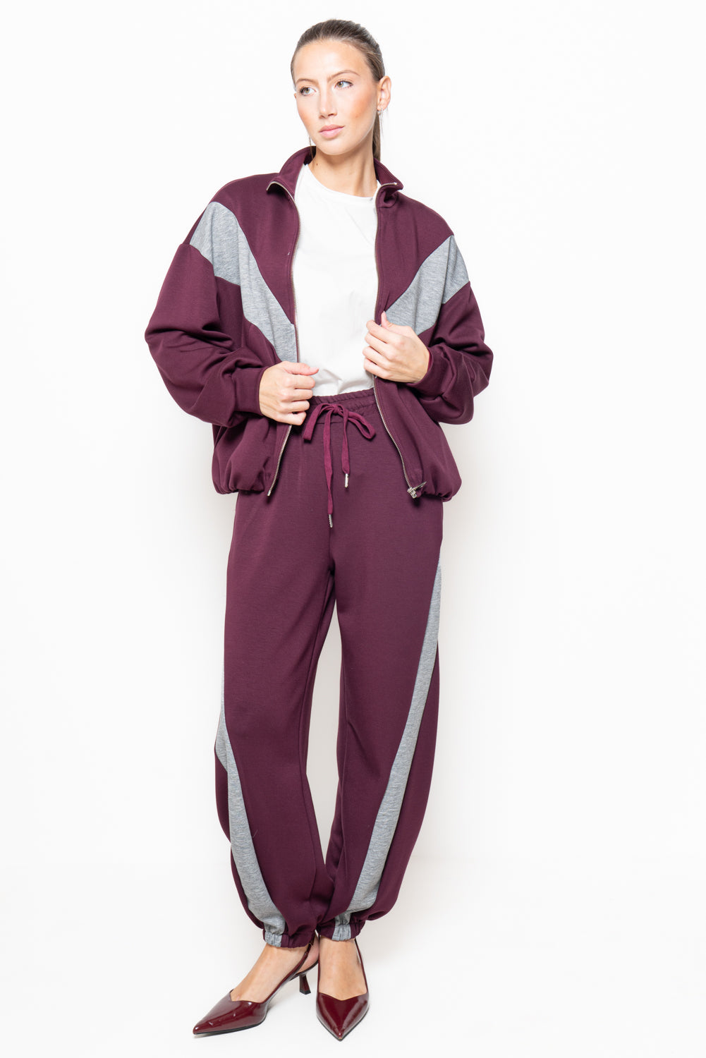 Pantalone jogger con inserti color block