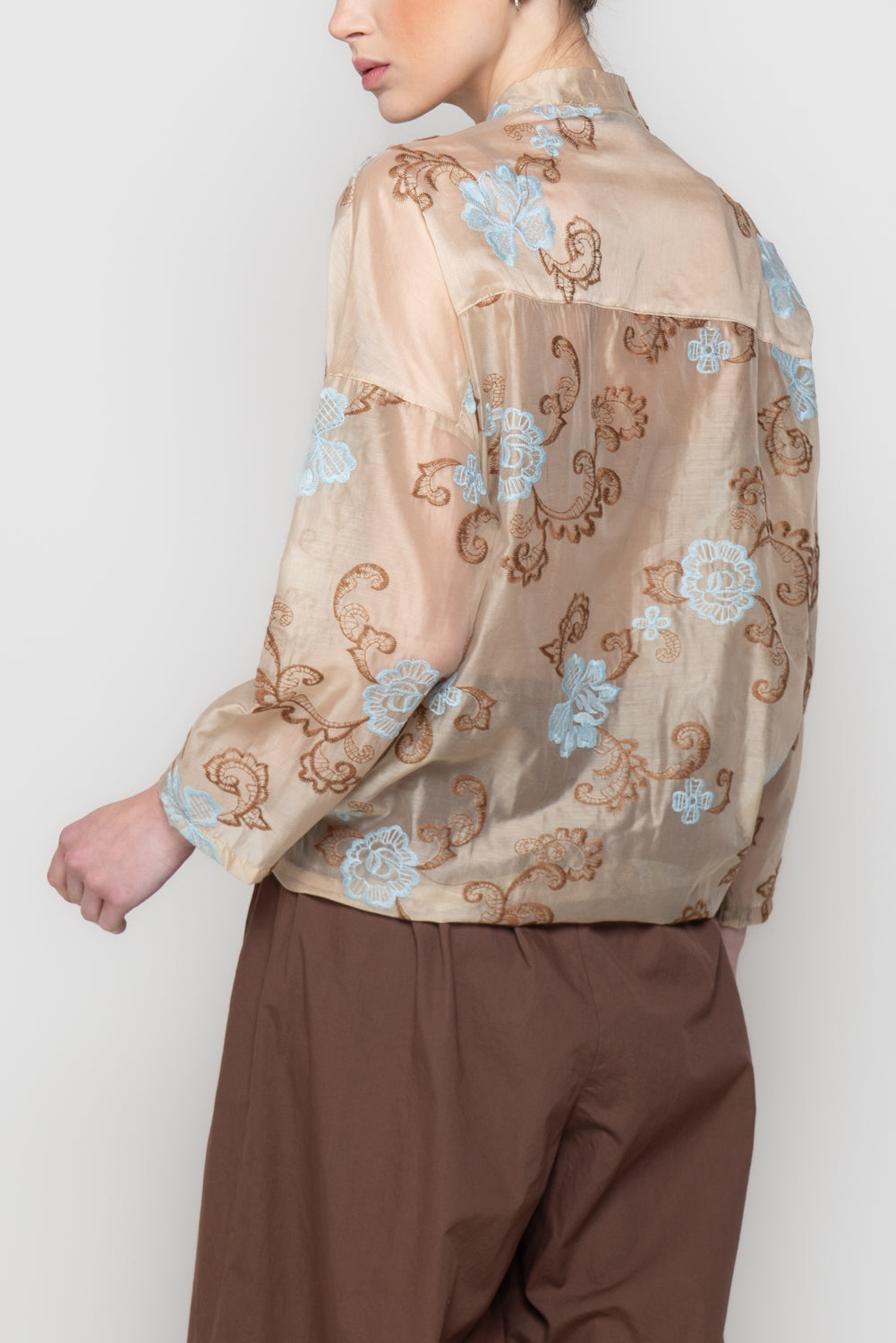 Camicia alla coreana con Ricami