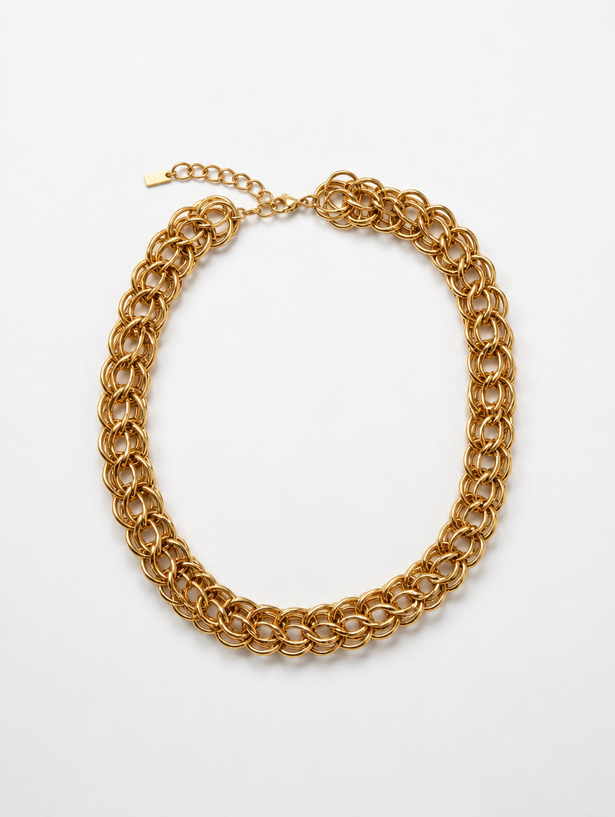 Collana con ciondoli barocchi