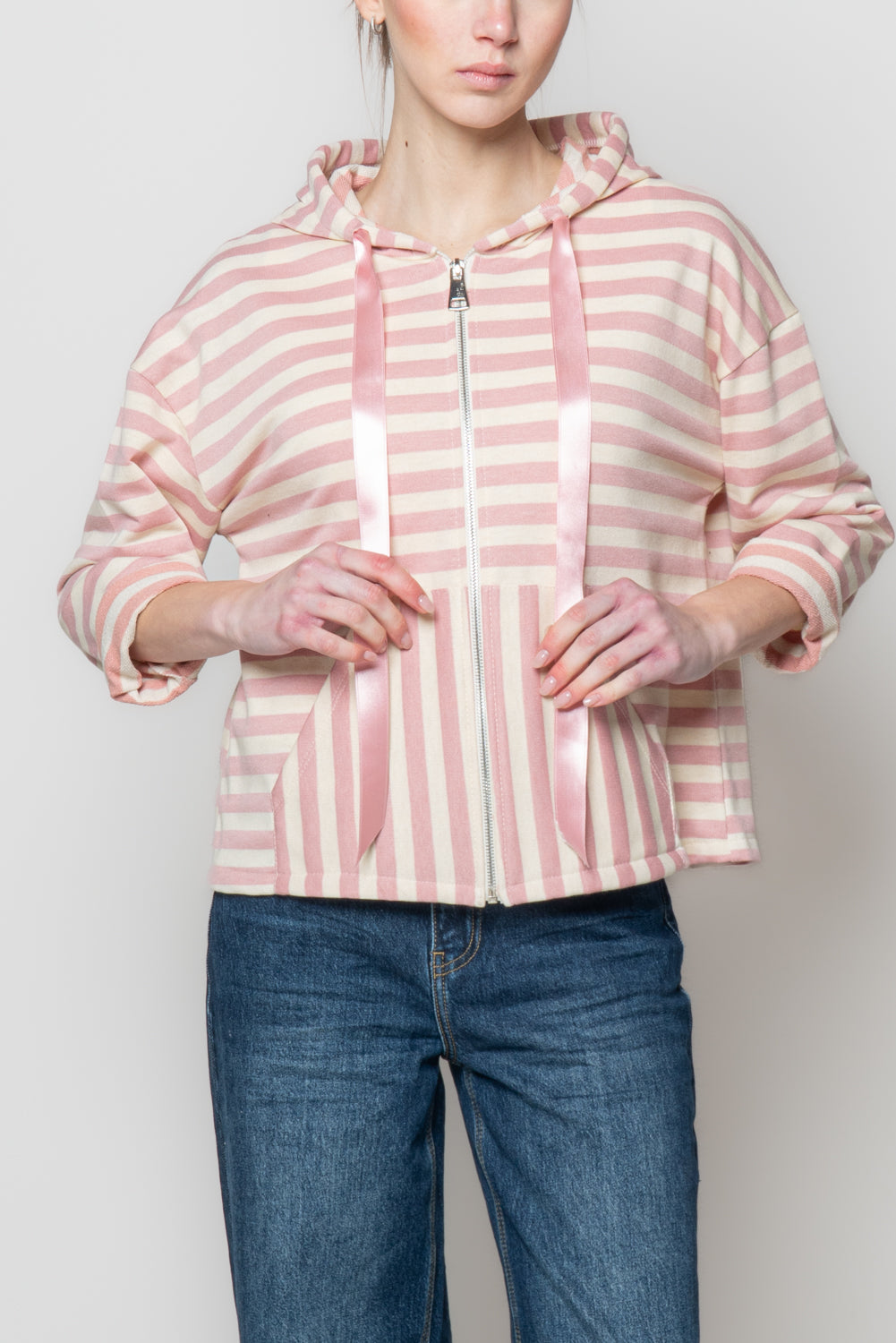 Felpa a righe con cappuccio