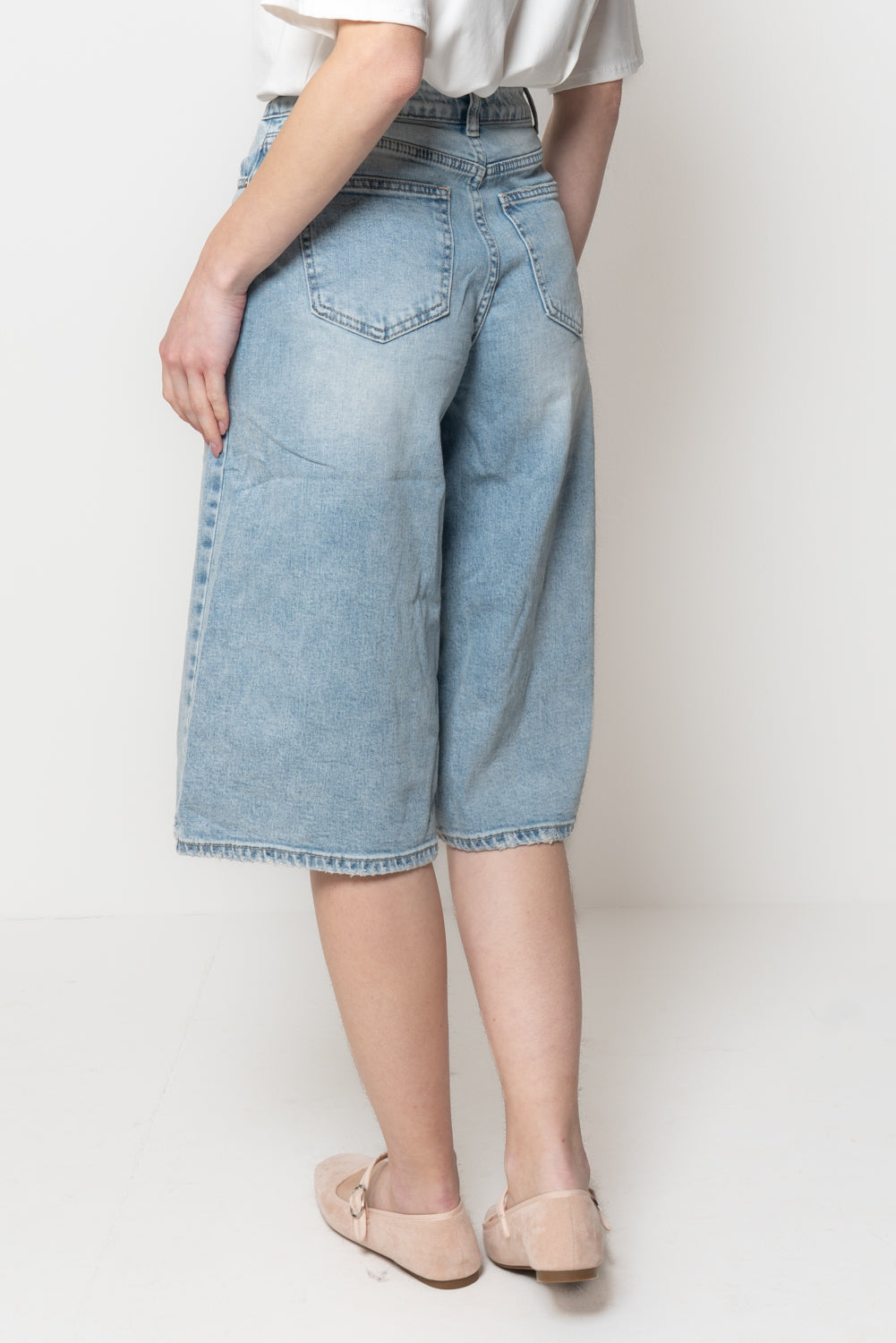 Bermuda denim over