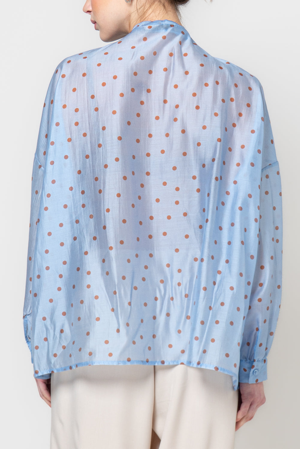 Camicia a pois con fiocco