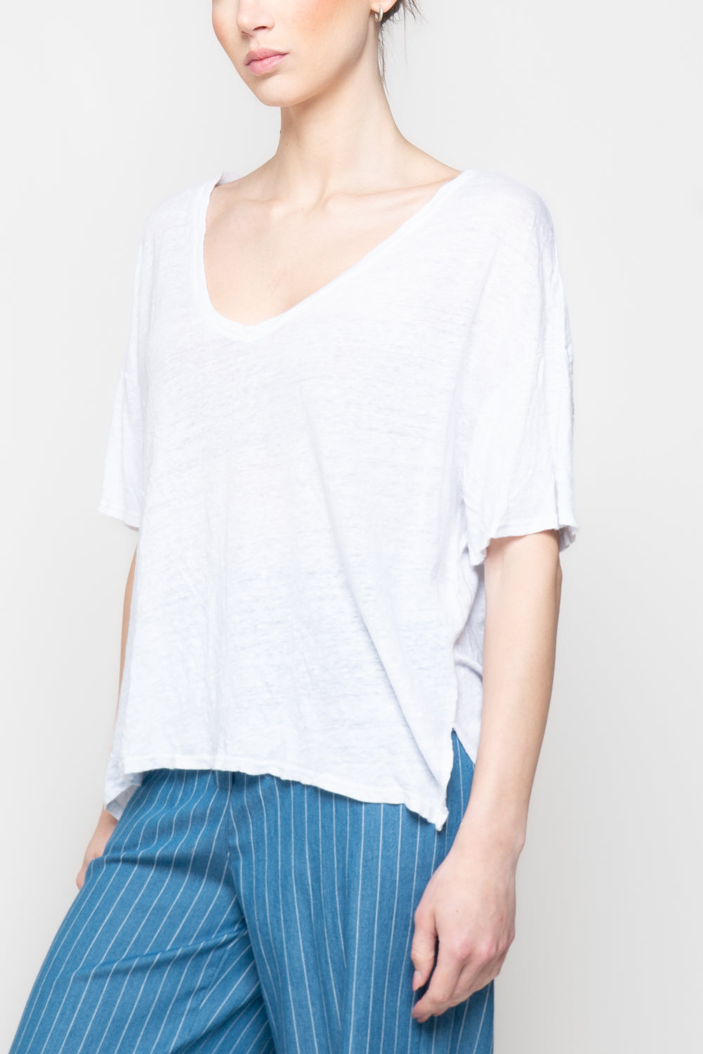 T-shirt scollo a V 100% lino