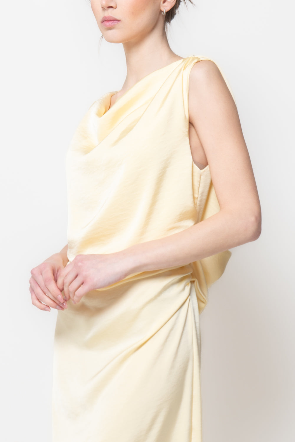 Abito Lungo in Satin con Drappeggio