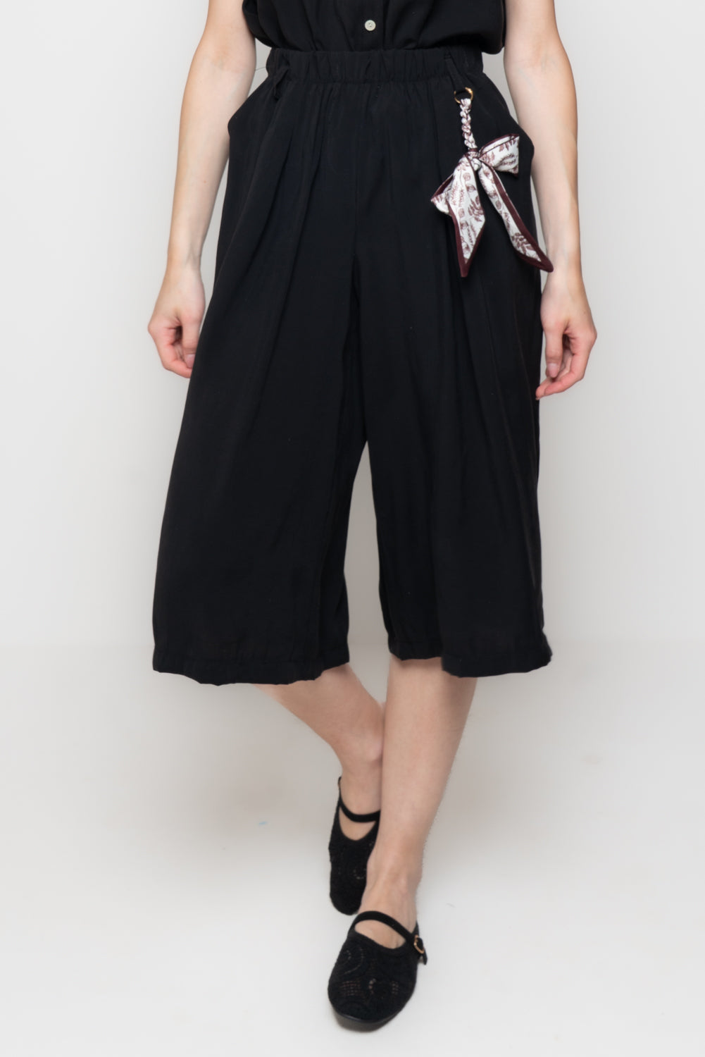 Bermuda Fluido con Foulard
