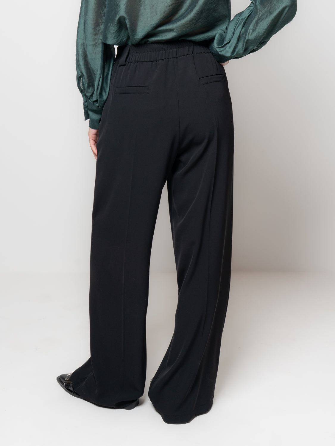 Palazzo in tessuto fluido