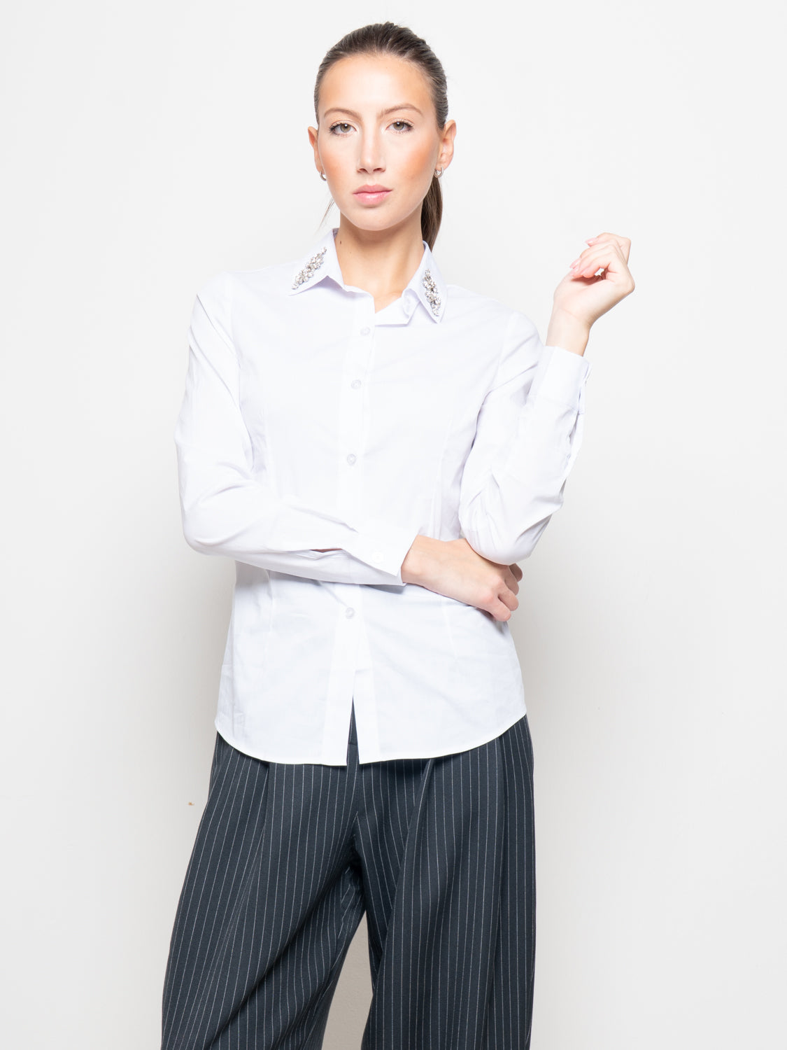 Camicia con collo gioiello