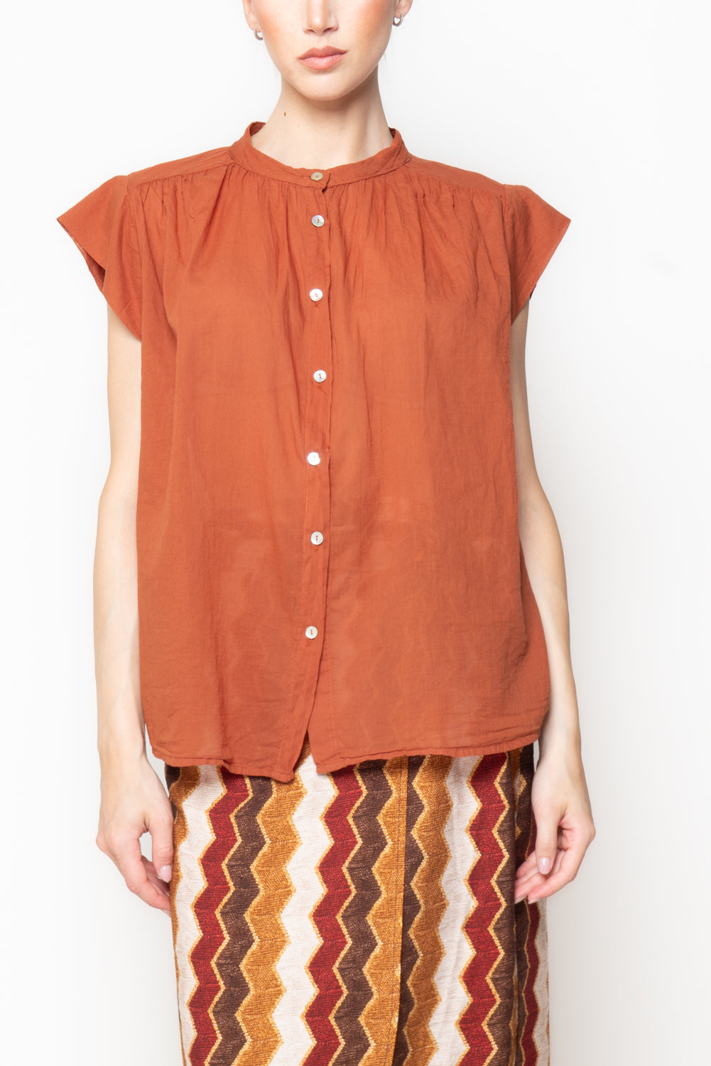 Blusa in mussola alla coreana