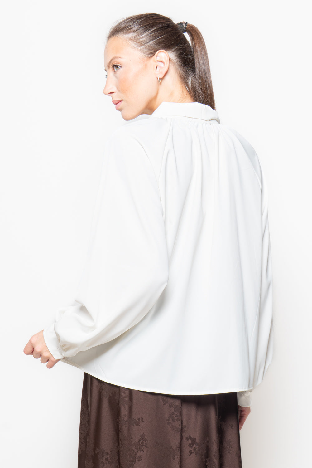 CAMICIA CON COLLO A VULCANO