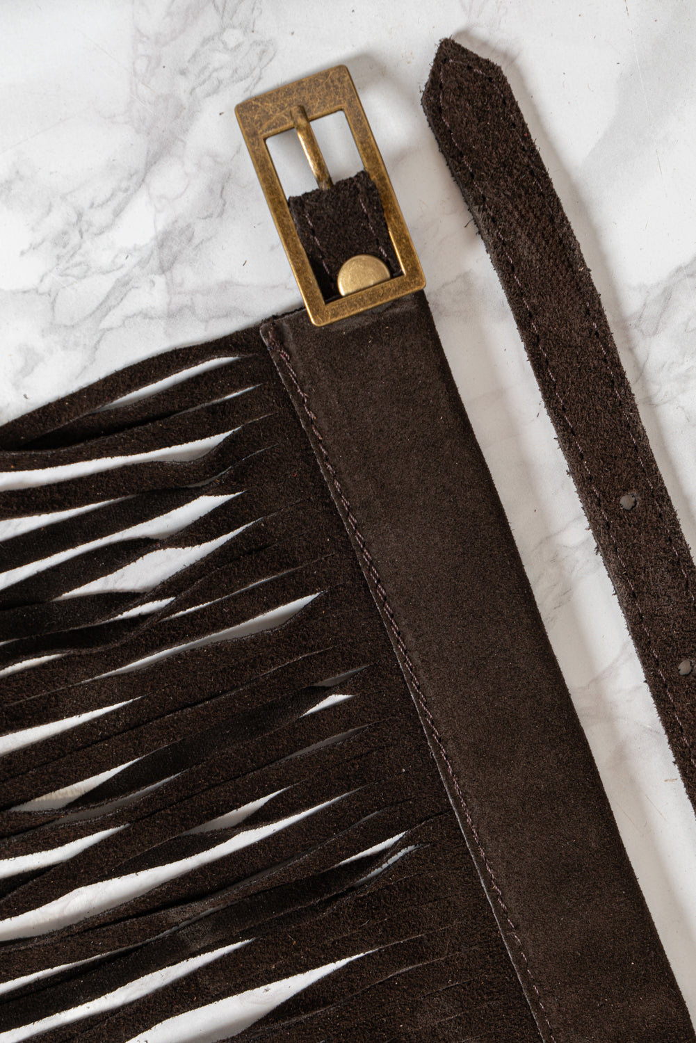 Cintura in pelle con frange