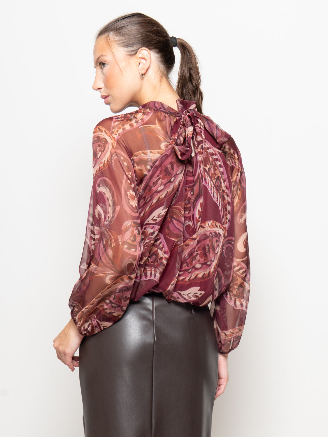 Blusa con con fiocco