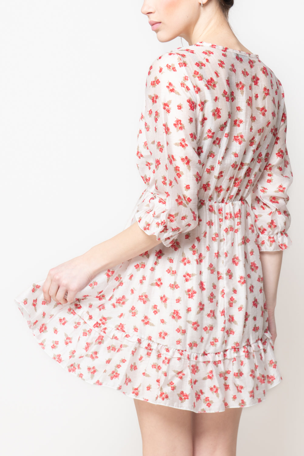Abito Corto a Fiori con Volant