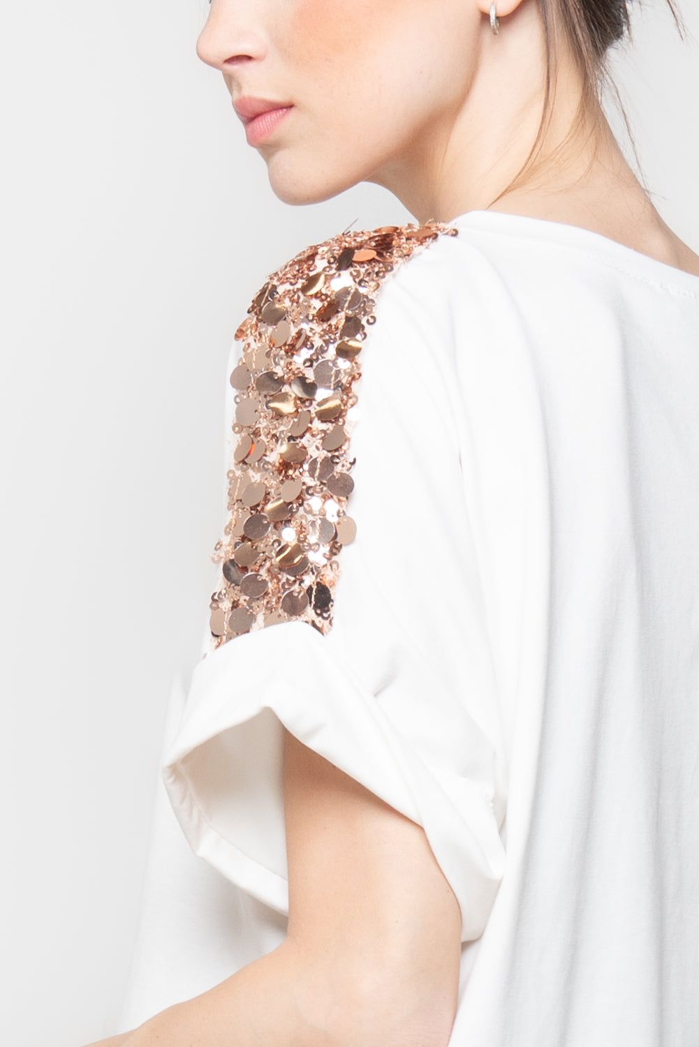 T-shirt con Spalle Paillettes