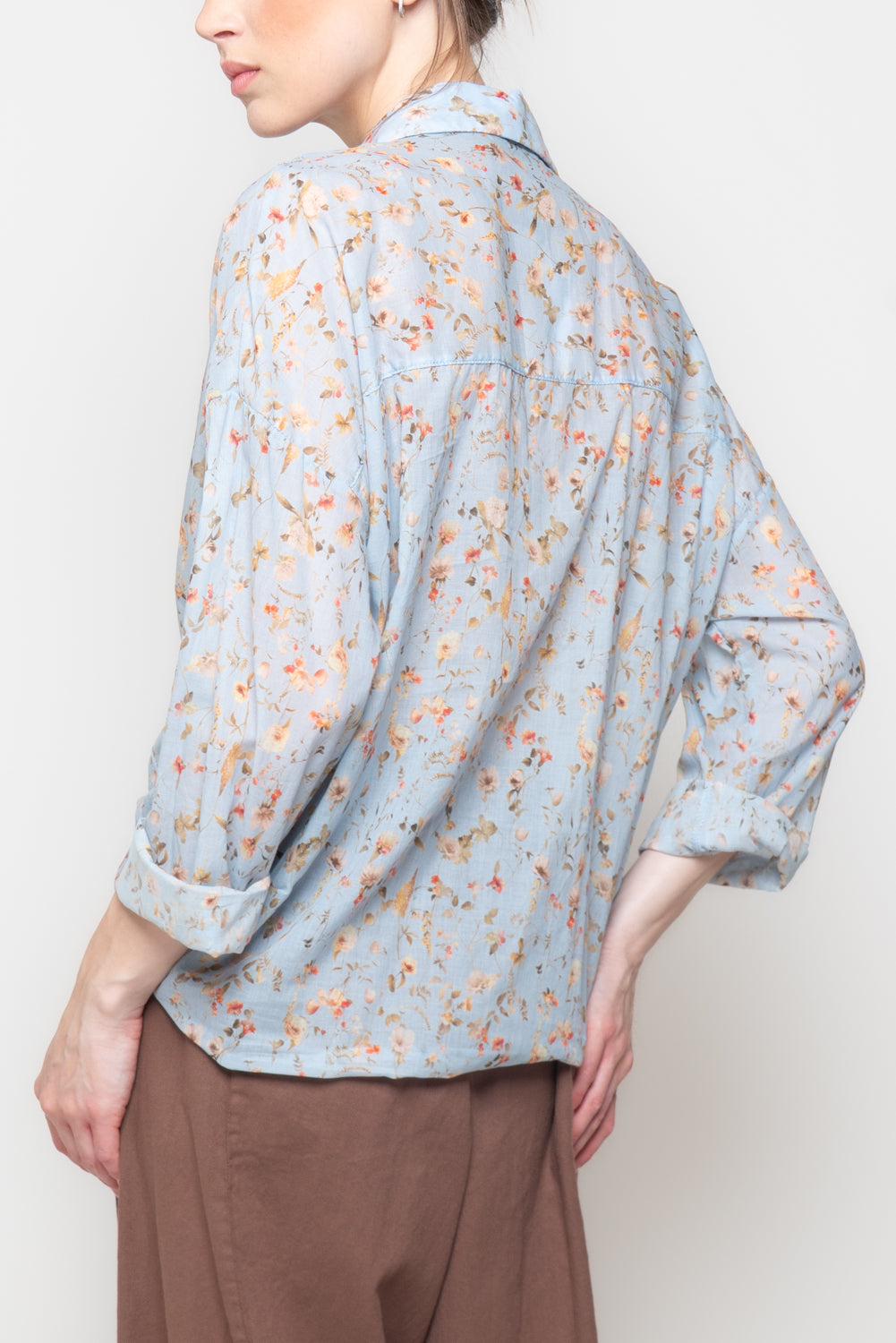 Camicia Floreale con Dettaglio Incrocio