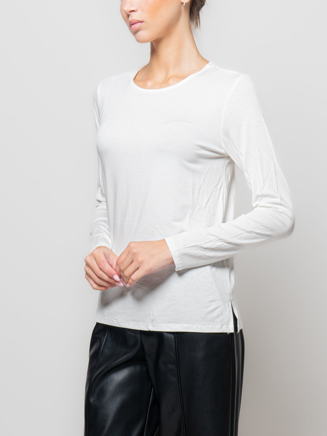 T shirt in viscosa con spacchi