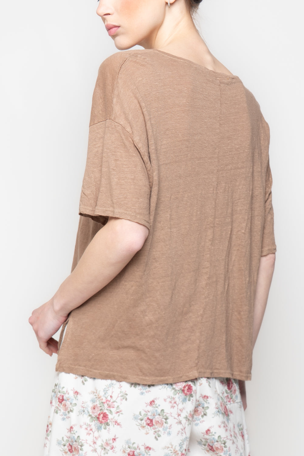T-shirt scollo a V 100% lino