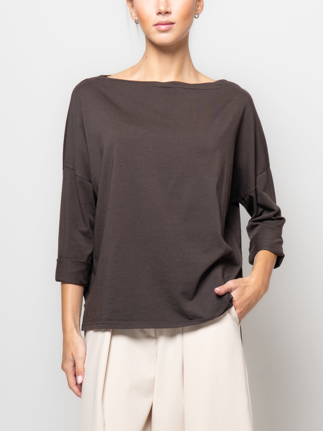 T shirt a manica lunga con scollo a barca