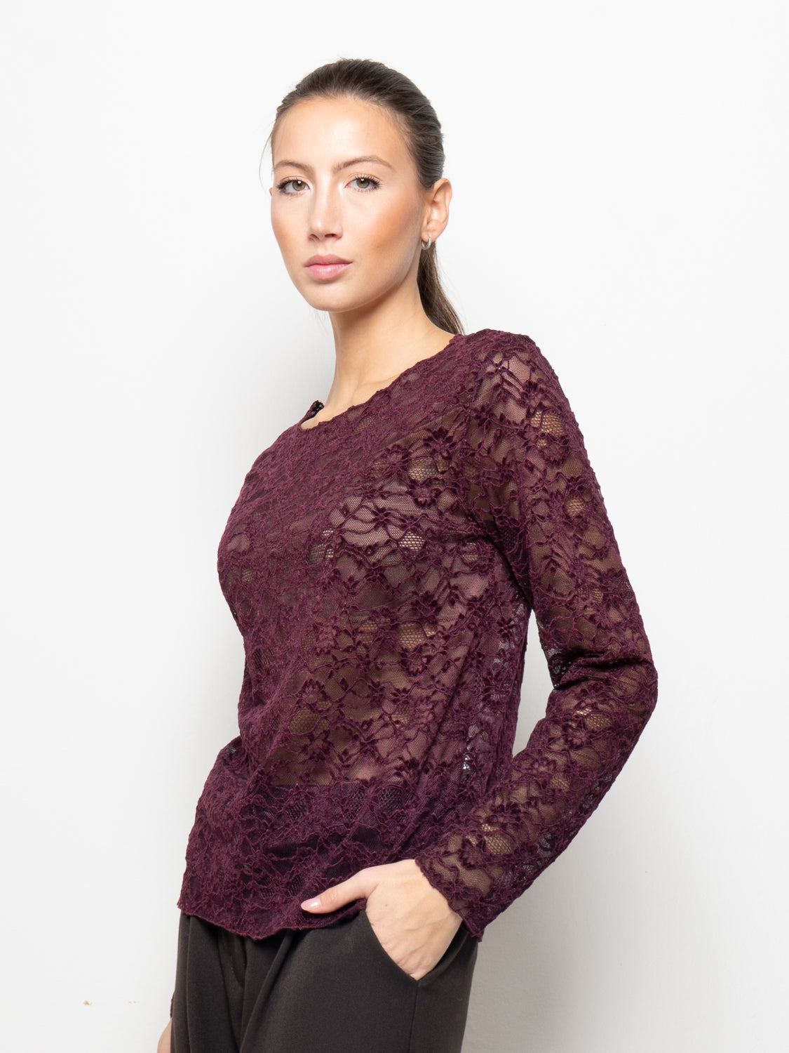 Blusa in pizzo macramè a maniche lunghe
