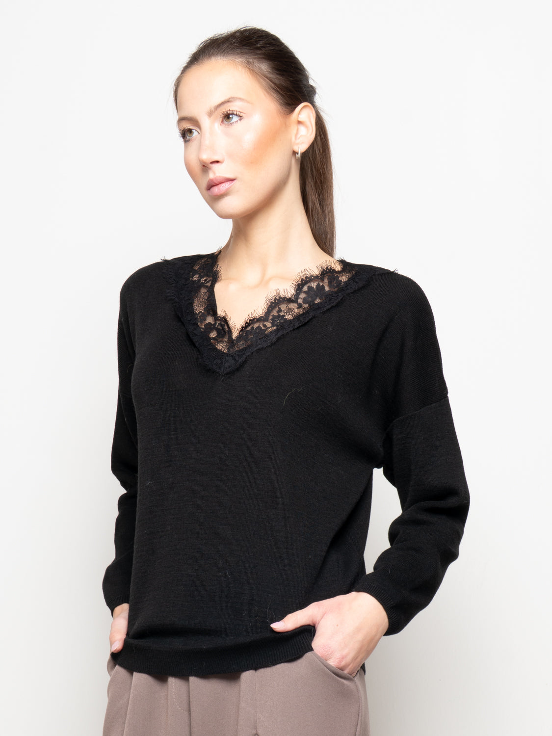 Maglia scollo a V con pizzo