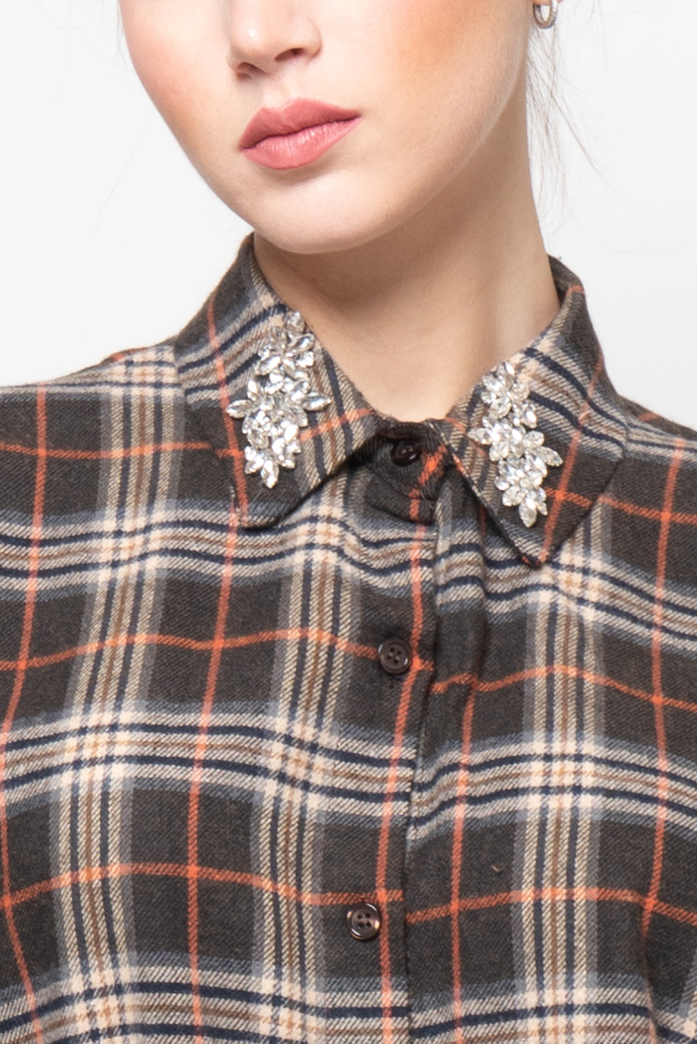 Camicia a quadri con colletto gioiello