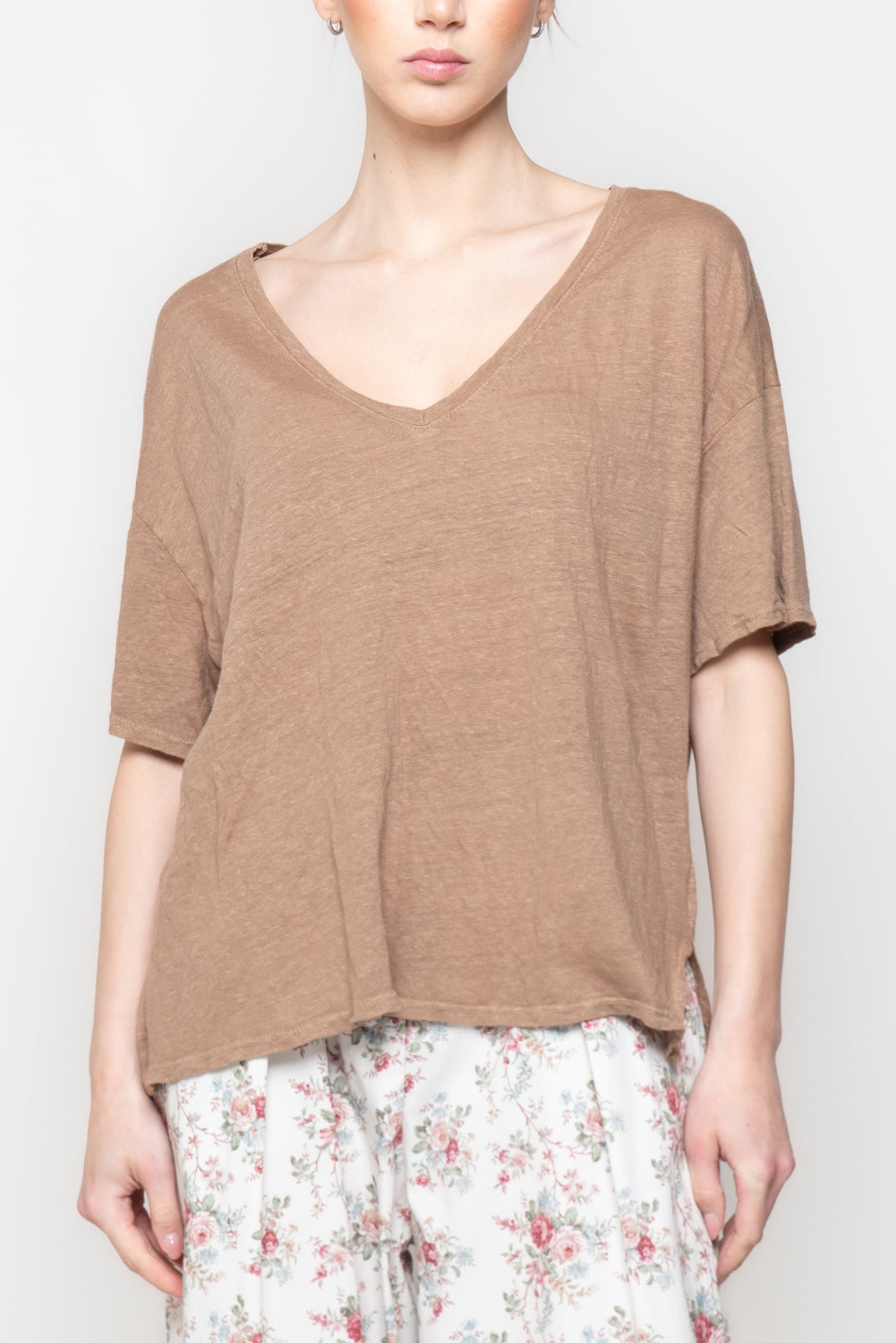 T-shirt scollo a V 100% lino