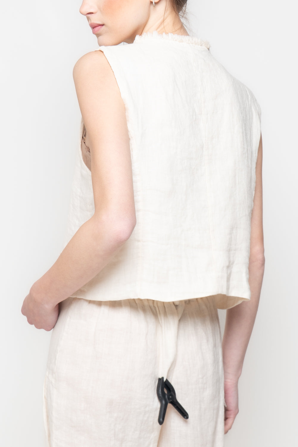 Gilet in 100% Lino con bordi sfrangiati