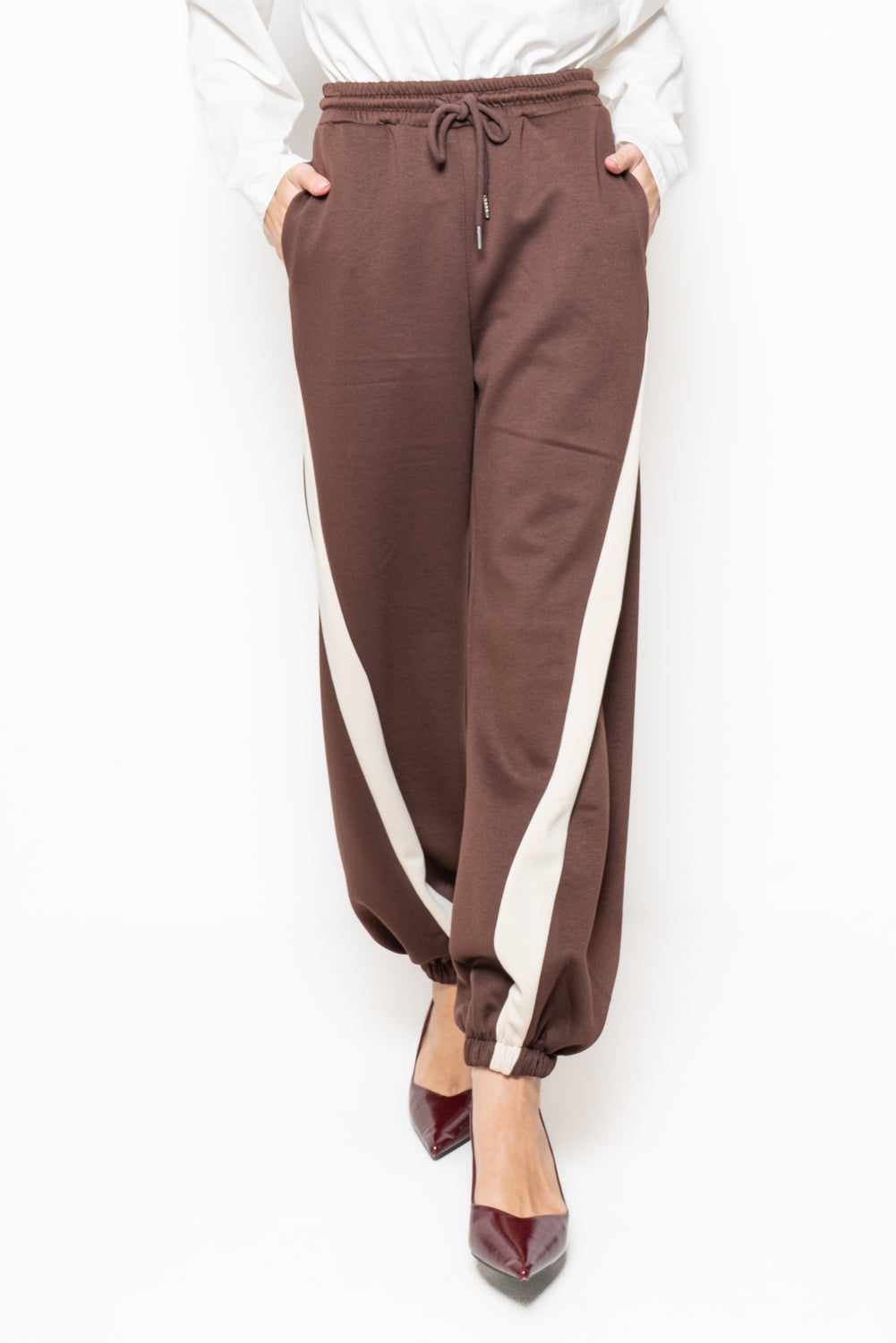 Pantalone jogger con inserti color block
