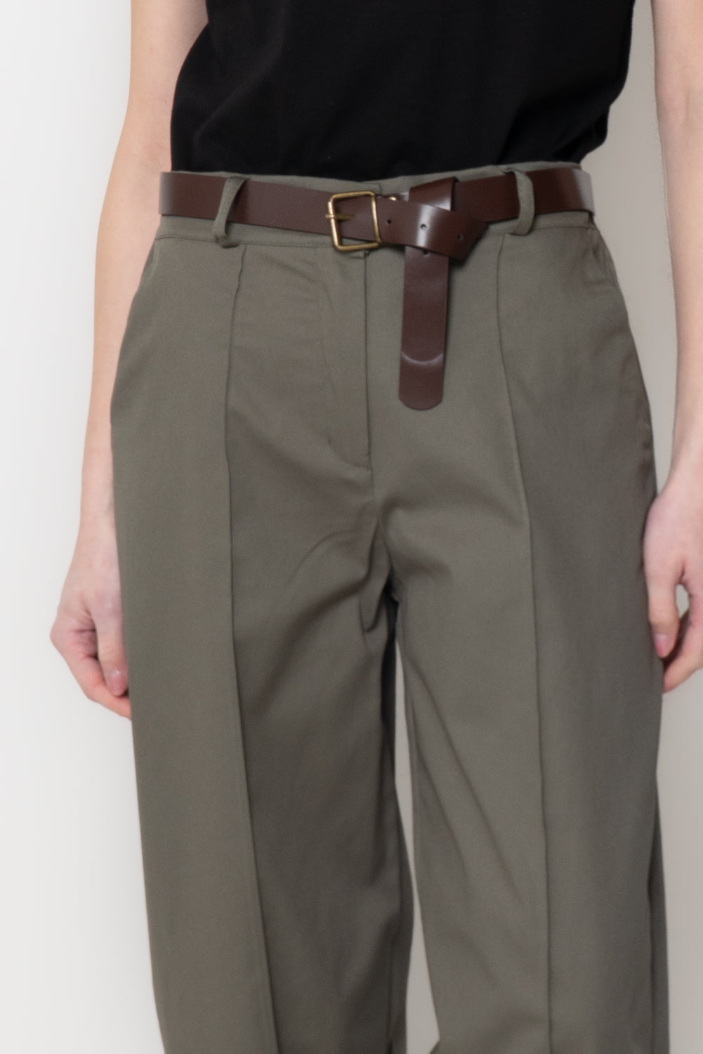 Pantaloni con Cucitura Frontale