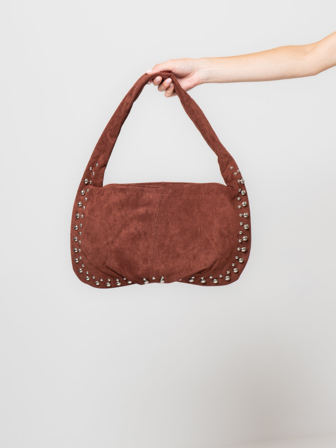 Borsa a spalla con borchie