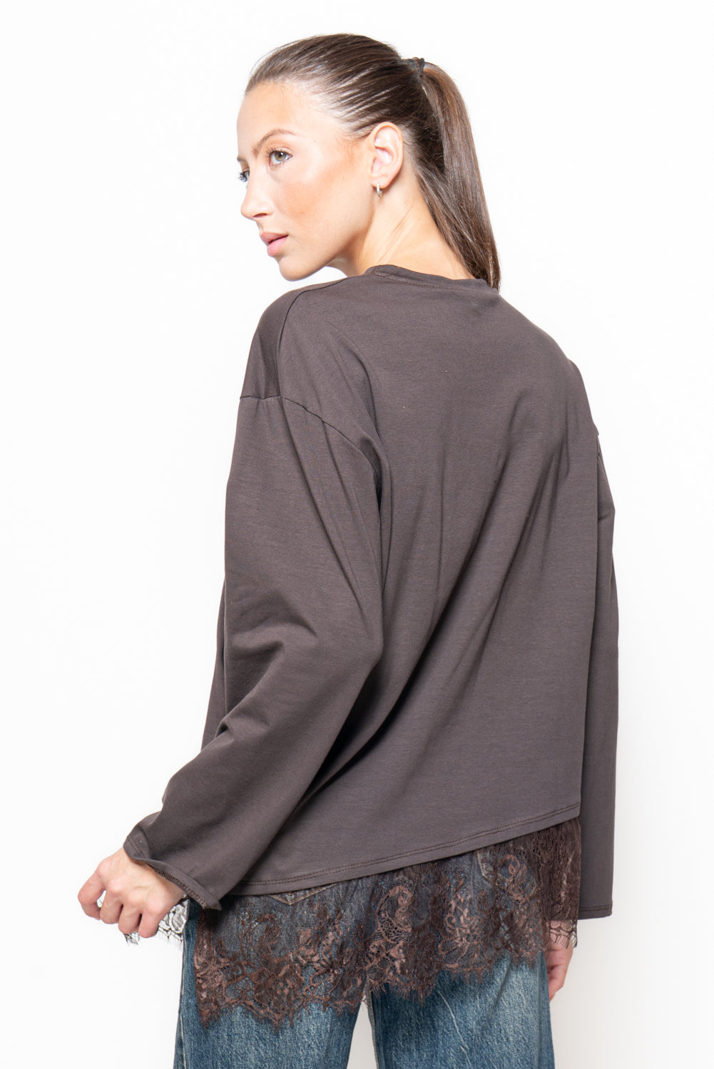 T-shirt oversize con fondo in pizzo