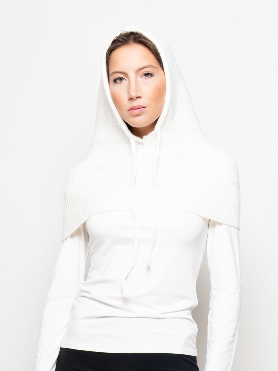 Cappuccio scaldacollo in maglia con coulisse