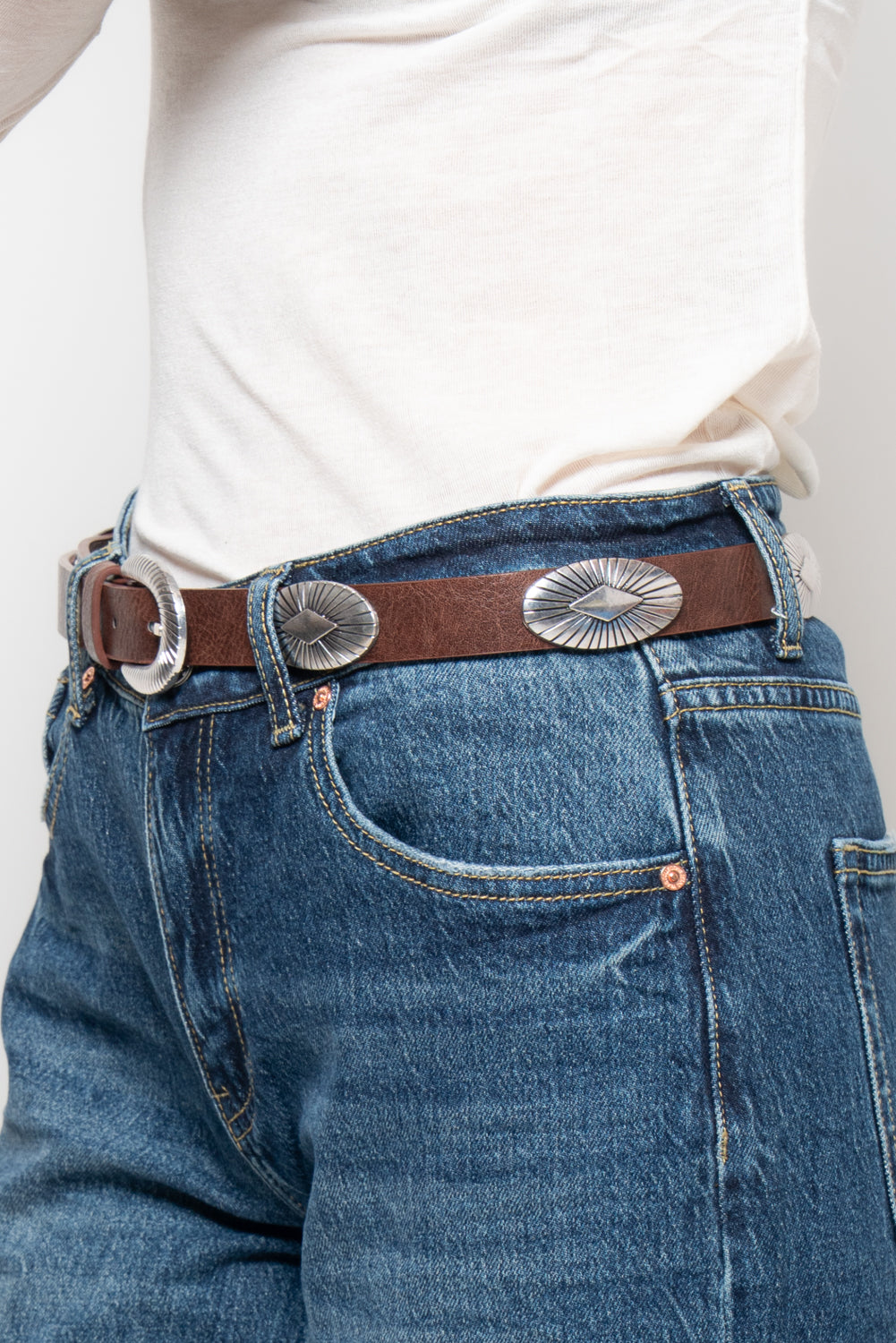 Cintura con borchie