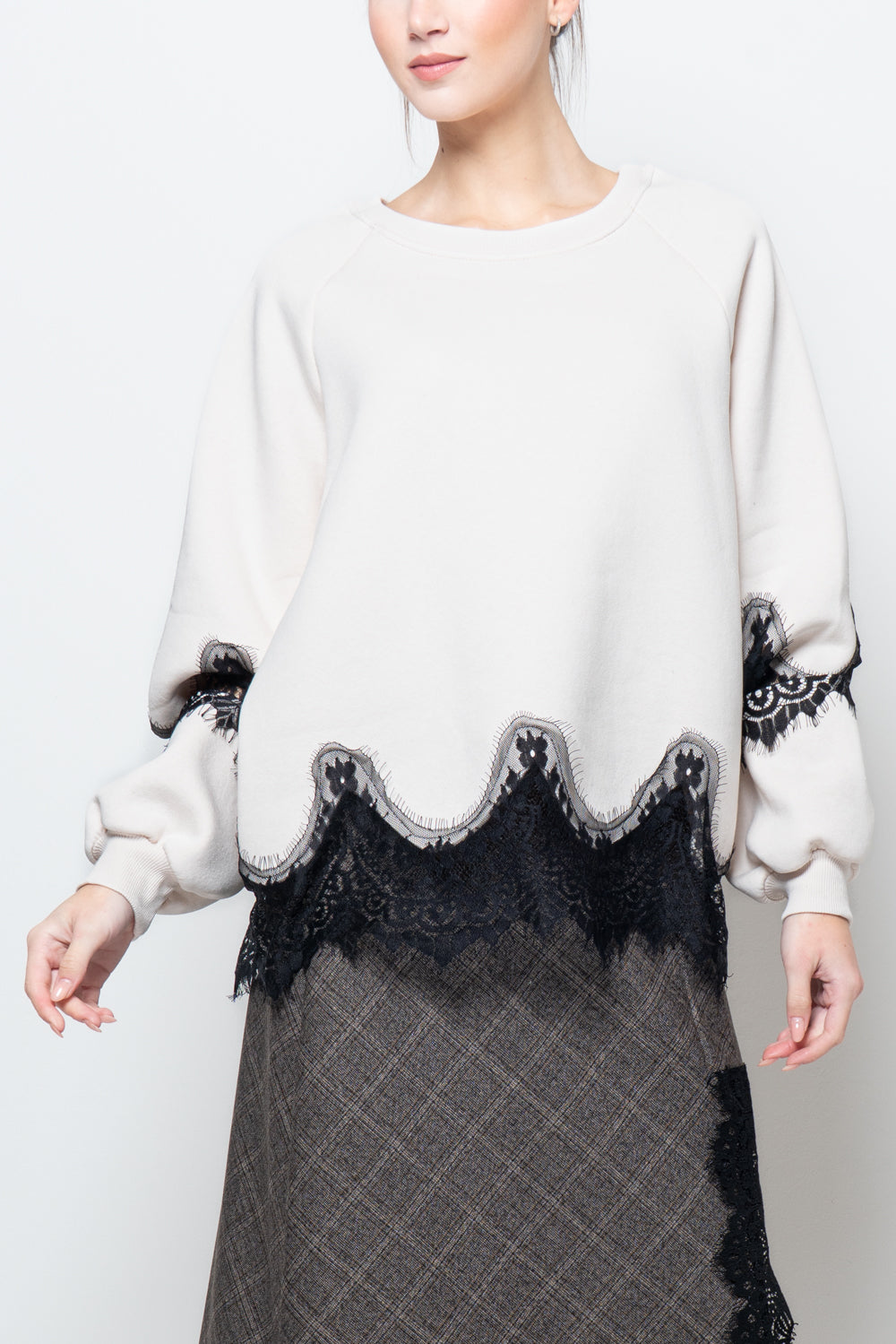 Felpa con balza in pizzo