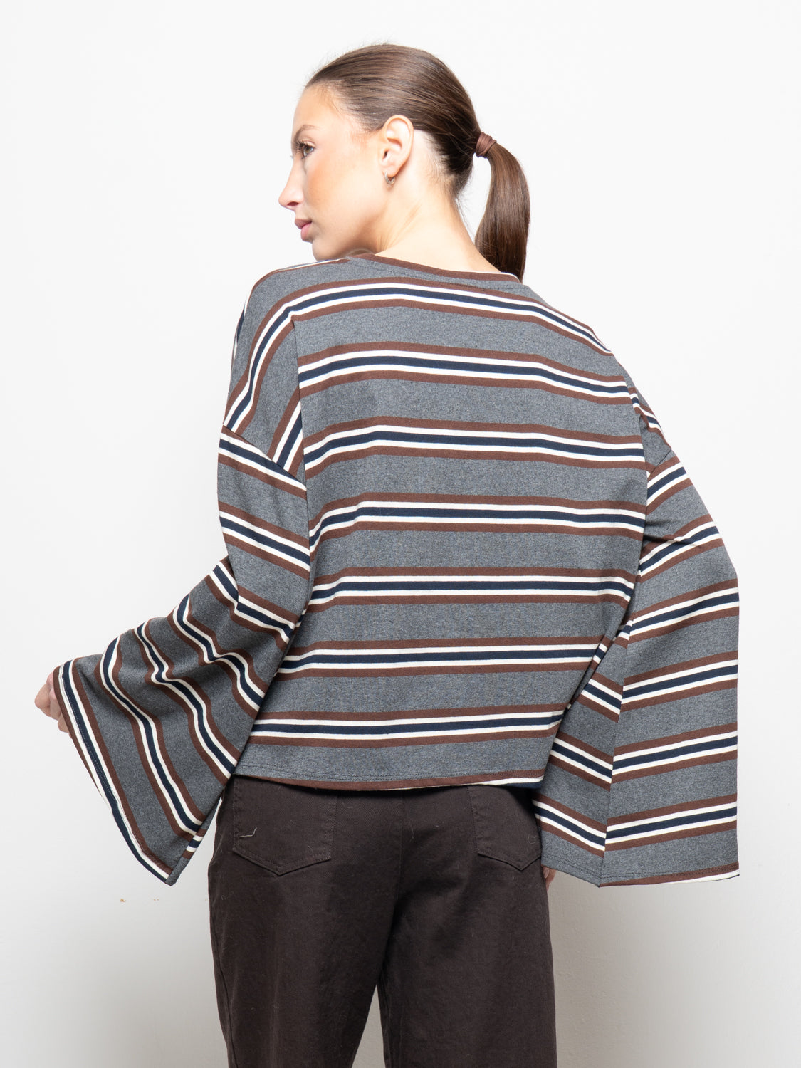 T- Shirt con manica svasata a righe
