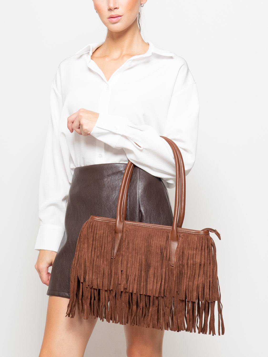 Borsa a bauletto con frange