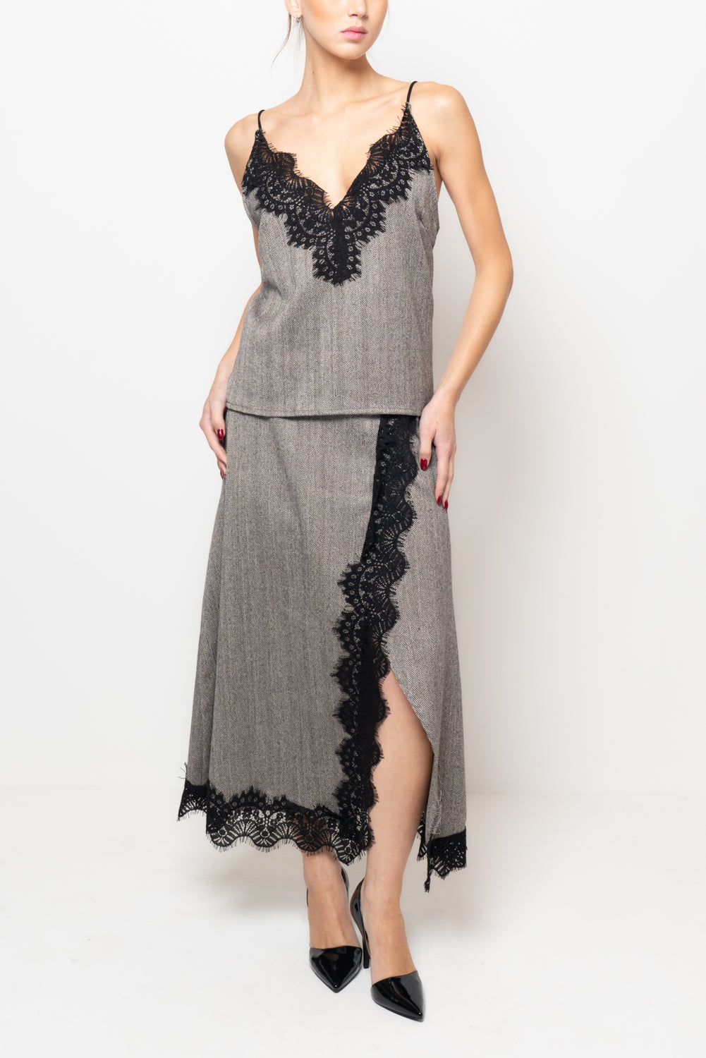 Top in tweed con profilo in pizzo