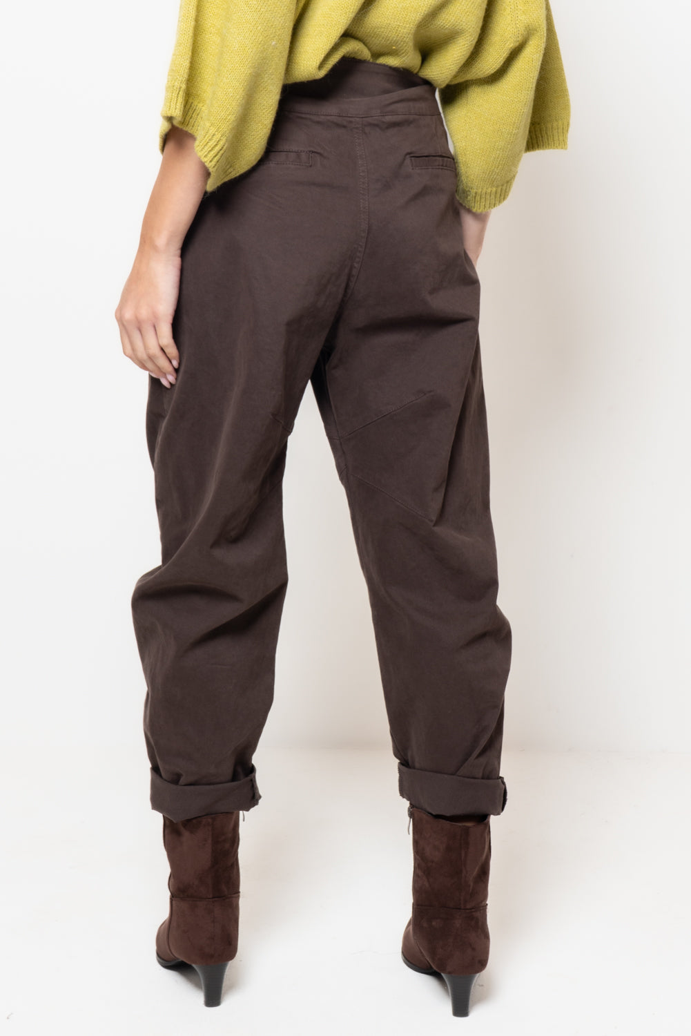 Pantalone baloon con tasca con risvolto